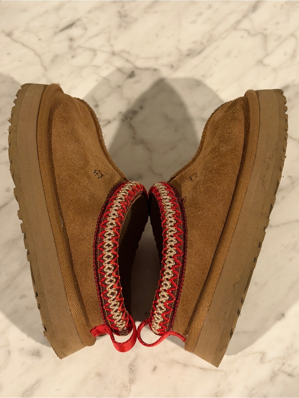 UGG Tazz II Kids Size 13 Cherry Platform Slipper Mule Red Gold Braid - Picture 3 of 10